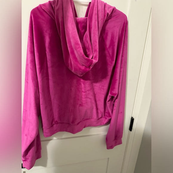 VICTORIA SECRET SWEATER - Picture 2 of 3